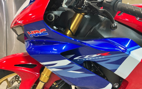 HONDA CBR1000RR-R FB SP 2023 SC82