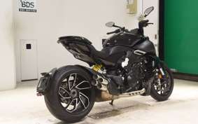 DUCATI DIAVEL V4 2025