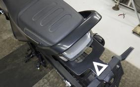 HUSQVARNA SVARTPILEN 125 2016