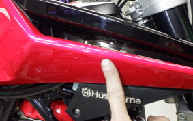 HUSQVARNA NUDA900R 2013