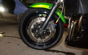 KAWASAKI ZRX1200 DAEG 2010 ZRT20D