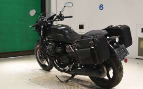 MOTO GUZZI V7 STONE 2022