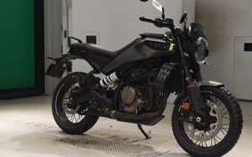 HUSQVARNA SVARTPILEN 401 2024