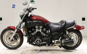 YAMAHA VMAX 2000