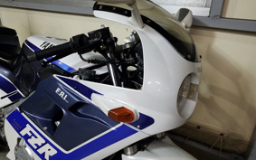 YAMAHA FZR250 2KR