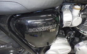 TRIUMPH BONNEVILLE T120 2025