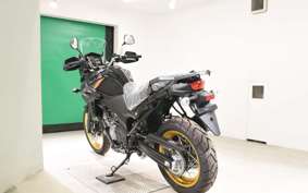 SUZUKI Vストローム650XTA 1986 C733M