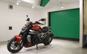 DUCATI XディアベルV4 2025