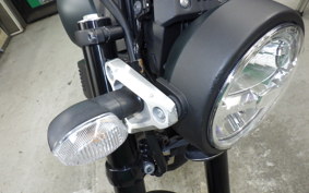 YAMAHA XSR155 2010