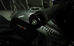 TRIUMPH TRIDENT 660 2023