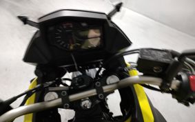 SUZUKI DL650 ( V-Strom 650 ) C733M