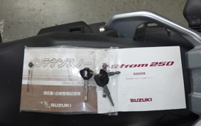 SUZUKI V-STROM 250 2007
