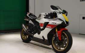 YAMAHA YZF-R1 2022