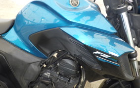 YAMAHA FZ25