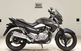 SUZUKI GSR250 2009