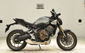 HONDA CB650R E-Clutch 2024 RH17