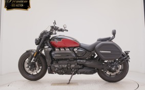 TRIUMPH ROCKET III GTストーム 2025