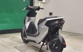 HONDA EM1 e: 2010 EF16