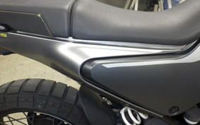 HUSQVARNA SVARTPILEN 125