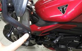 TRIUMPH STREET TRIPLE RS 2024