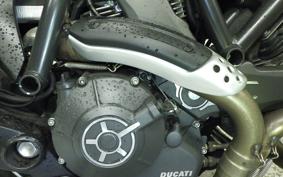 DUCATI SCRAMBLER ICON 2015