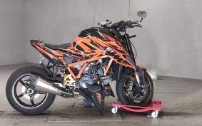 KTM 1290 SUPER  DUKE R V3940