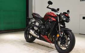 TRIUMPH STREET TRIPLE RS 2025