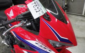 HONDA CBR650R E-Clutch 2025 RH17