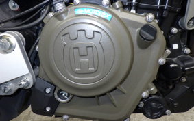 HUSQVARNA SVARTPILEN 401 2021