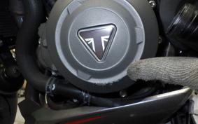 TRIUMPH STREET TRIPLE RS 2021