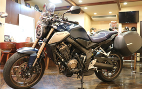 HONDA CB650R 2021 RH03