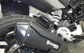 HUSQVARNA SVARTPILEN 250 2011