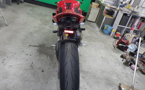 DUCATI STREETFIGHTER V4 S 2021
