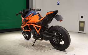 KTM 1290 SUPER DUKE R 2021