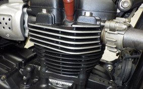 TRIUMPH STREET TWIN 2016