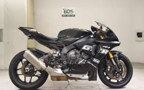 YAMAHA YZF-R1 2018