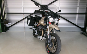 MOTO GUZZI V85 TT 2021 ZGUKW