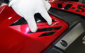SUZUKI Vｽﾄﾛｰﾑ250 2018