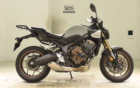 HONDA CB650R E-Clutch 2025 RH17