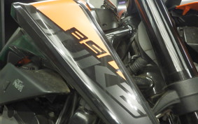 KTM 890 DUKE 2023