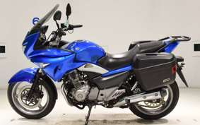 SUZUKI GSR250S