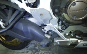 HONDA CRF1000L AFRICA TWIN DCT SD04