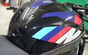 BMW M1000R 2023