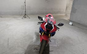 HONDA CBR1000RR R SC82