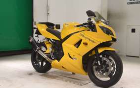 TRIUMPH DAYTONA 600 2004