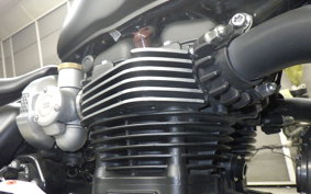 TRIUMPH BONNEVILLE BOBBER 2019