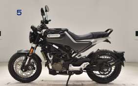 HUSQVARNA SVARTPILEN 125