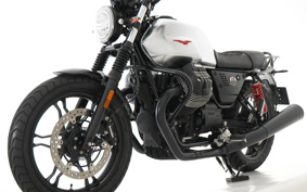 MOTO GUZZI V7 3 STONE S 2020