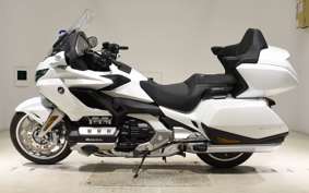 HONDA GL 1800 GOLD WING TOUR DCT SC79