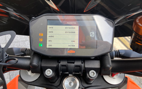 KTM 1290 SUPER DUKE R 2019 V3940